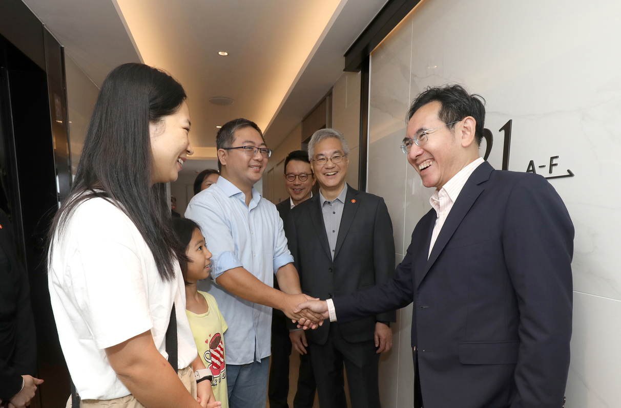 Please refer to contents, remarks and information and statements required by law by clicking the link above日