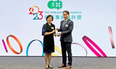 HKHS Assistant Manager (Property Management) Jason Lam received the Ombudsman’s Awards 2023 for Officers of Public Organisations.