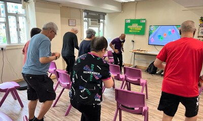 HKHS has set up “Gerontech Corner” in elderly lounges in its rental estates, featuring gerontechnology and interactive games for the elderly to enjoy sportainment. 