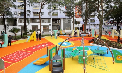 游乐空间内设有以乙明邨的英文名称「JAT MIN」为设计灵感的各类健体设施。