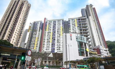 房協出租屋邨觀龍樓獲「香港測量師學會大獎2026」物業設施管理與保養組別「入圍項目」嘉許。