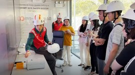 參觀「組裝合成」多功能辦公室 